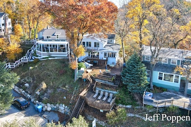 22 Edwards Ave, Grand Haven, MI 49417 - photo 5