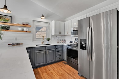 1813 N Shefford Cir, Wichita, KS 67212 - photo 7