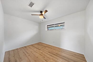 8428 Spaulding St, Houston, TX 77016 - photo 7