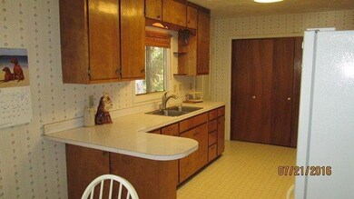 1020 Plumtree Ln, Grants Pass, OR 97526 - photo 6