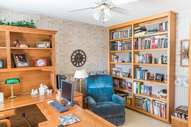 905 Sycamore Ln, Bluffton, IN 46714 - photo 2