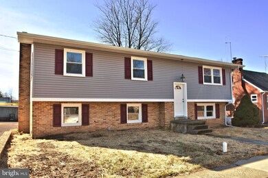 146 S 3rd St, Telford, PA 18969 - photo 2