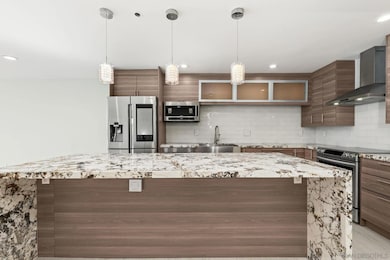 2568 Albatross St unit 4D, San Diego, CA 92101 - photo 3