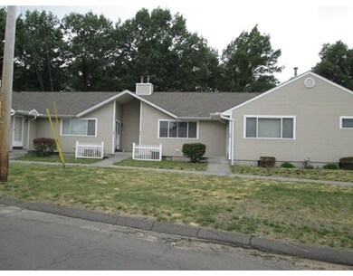 82 Outer Dr unit 82, Chicopee, MA 01022 - photo 2