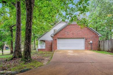 28-28-2627691mi-4040 Windermere Dr