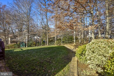 8312 Chartwell Ct, Annandale, VA 22003 - photo 2