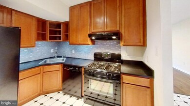 5936 Mayflower Ct, Alexandria, VA 22312 - photo 4