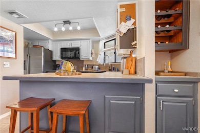 BREAKFAST BAR DINING