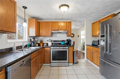 244 Chapmans Ave, Warwick, RI 02886 - photo 3