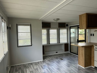 16731 U S 301 unit SA128, Dade City, FL 33523 - photo 3