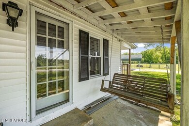 1217 Three Island Rd, Walling, TN 38587 - photo 4