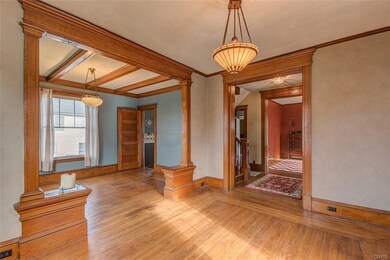 Living room/Dining room with entrance view - thick