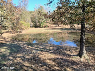 349 W Cox Rd, Byhalia, MS 38611 - photo 2