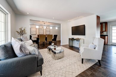 003_Living Room