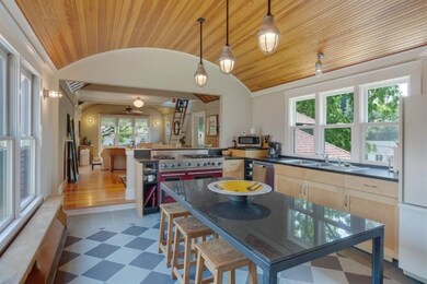 04_15SBarker_177_Kitchen_LowRes