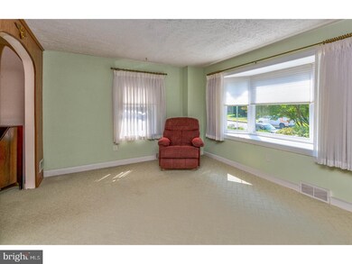 335 N Wyomissing Ave, Reading, PA 19607 - photo 5