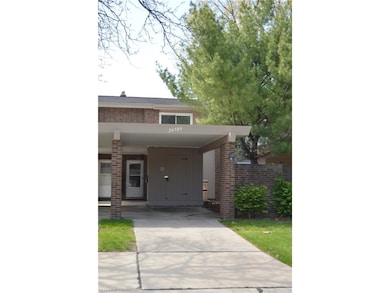 26589 Central Park Blvd unit 26589, Olmsted Falls, OH 44138 - photo 2