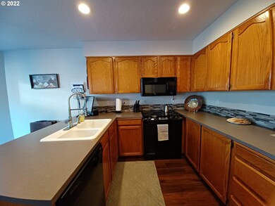 7630 Ridgewood Dr, Gladstone, OR 97027 - photo 6