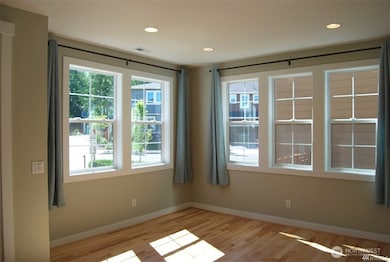 1596 NE Falls Dr, Issaquah, WA 98029 - photo 5