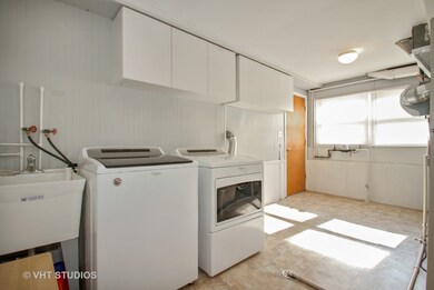 3211 Maple Leaf Dr, Glenview, IL 60026 - photo 4