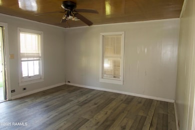 421 Cotton Ave, Eunice, LA 70535 - photo 2