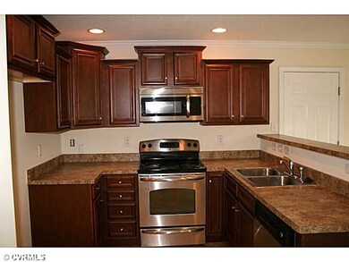 Kitchen - The kitchen features stainless steel app