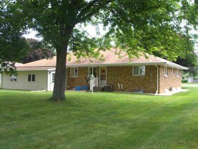 203 N Washington St, Atkinson, IL 61235 - photo 2