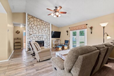 842 Aries Rd W, Jacksonville, FL 32216 - photo 5