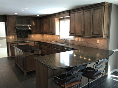 2460 Shadowview Cir, Plover, WI 54467 - photo 3