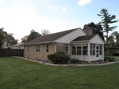 352 W Van Buren St, Nappanee, IN 46550 - photo 5