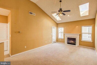 4408 Helmsford Ln unit 304, Fairfax, VA 22033 - photo 3