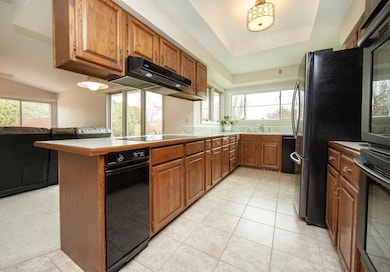 1306 Olympic Dr, Waterloo, IA 50701 - photo 5