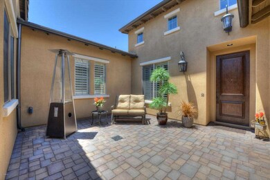 002_Courtyard