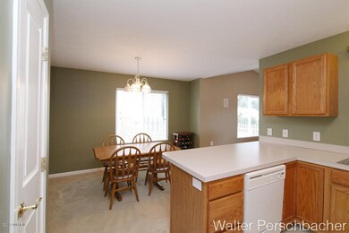 2512 Lawncrest Dr NE, Grand Rapids, MI 49505 - photo 4