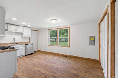 704 S Summit St, Nappanee, IN 46550 - photo 5