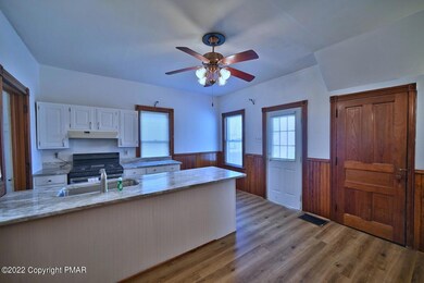 635 William St, Pen Argyl, PA 18072 - photo 7