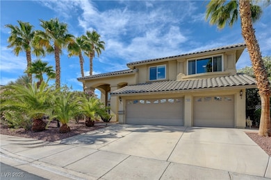 Mediterranean / spanish-style house featuring stuc