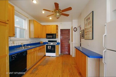 4832 N Bell Ave, Chicago, IL 60625 - photo 4