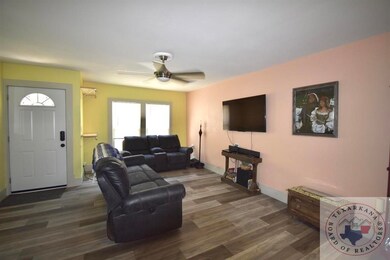 1820 W 15th St, Texarkana, TX 75501 - photo 2