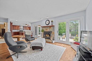 978 Merrimac Cir, Naperville, IL 60540 - photo 5