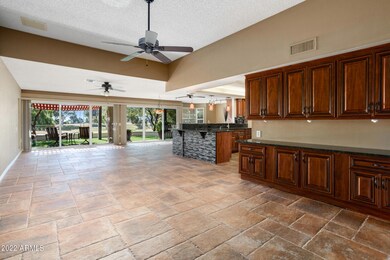 Great Open Space off Kitchen