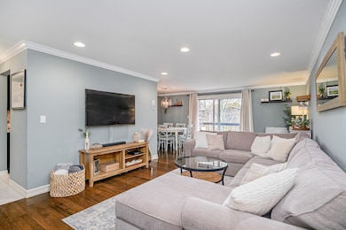 Another viewpoint in the living room