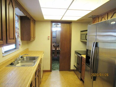 3960 Newport Kitchen