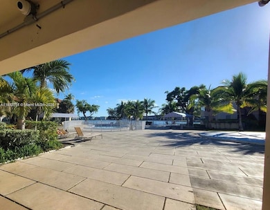 1450 NE 191st St unit 404, Miami, FL 33179 - photo 3