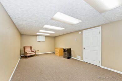 74 Venetian Way Cir, Wheaton, IL 60189 - photo 4