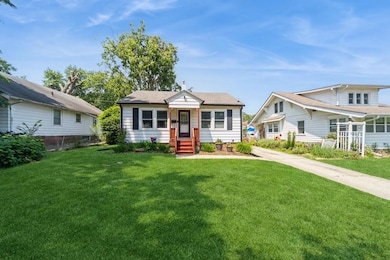 2614 40th Place, Des Moines, IA 50310 - photo 2