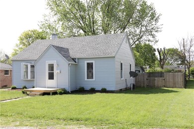 2521 13th St, Columbus, IN 47201 - photo 2