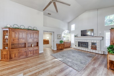 645 E Champlain Dr unit 147, Fresno, CA 93730 - photo 7