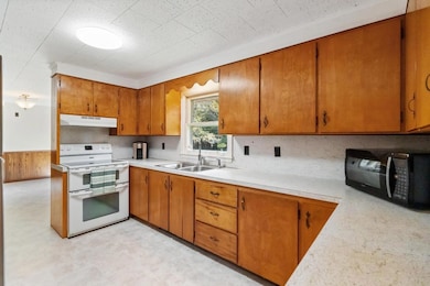 974 N Advance Rd, Boyne City, MI 49712 - photo 5