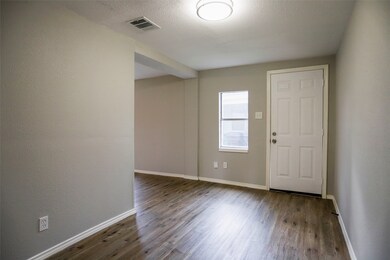 6935 Finch St, Houston, TX 77028 - photo 5